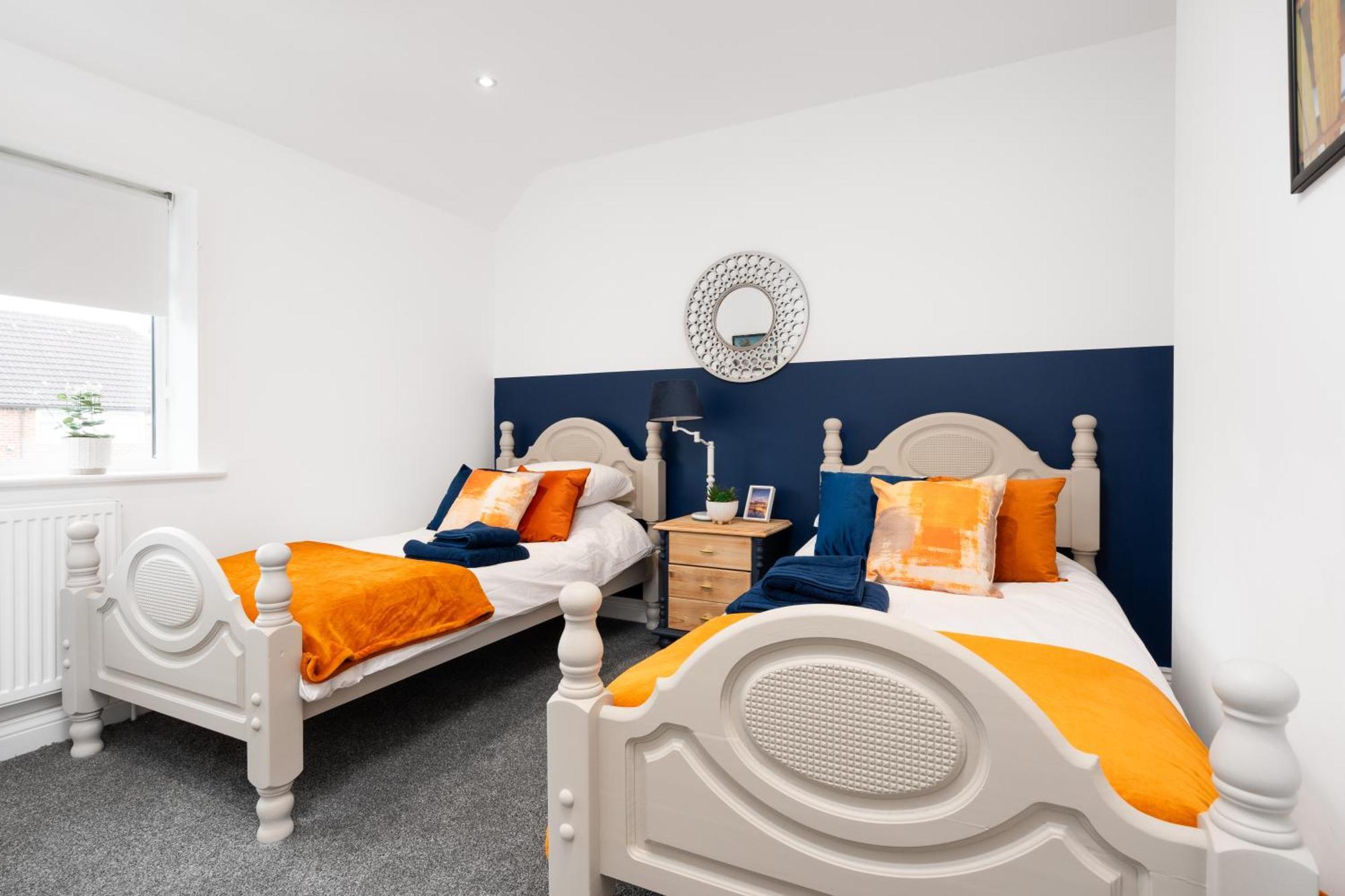 הוילה ווית'נשו Shawe House - 10 Minute Mcr Airport - Free Parking חדר תמונה
