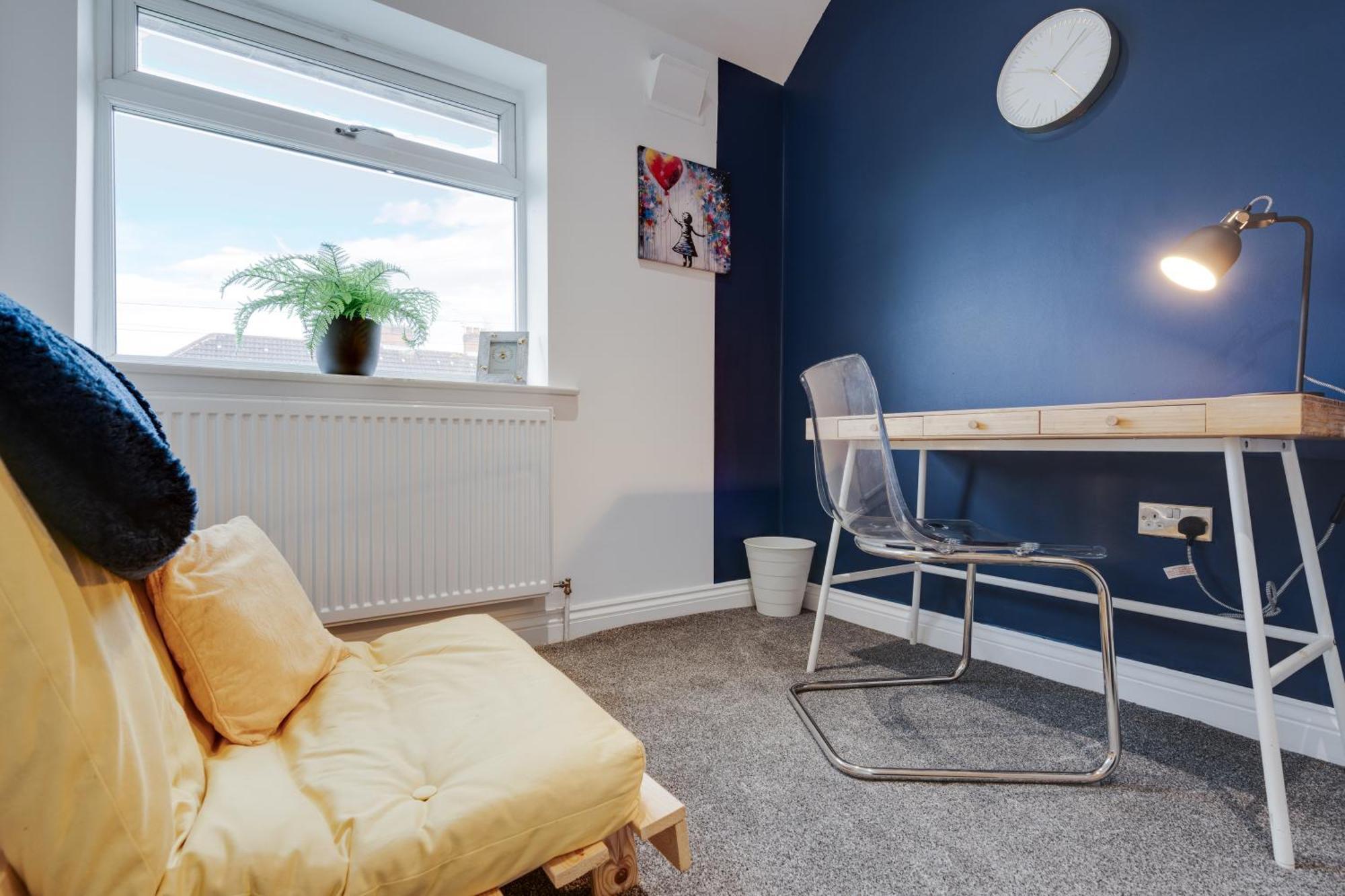 הוילה ווית'נשו Shawe House - 10 Minute Mcr Airport - Free Parking חדר תמונה
