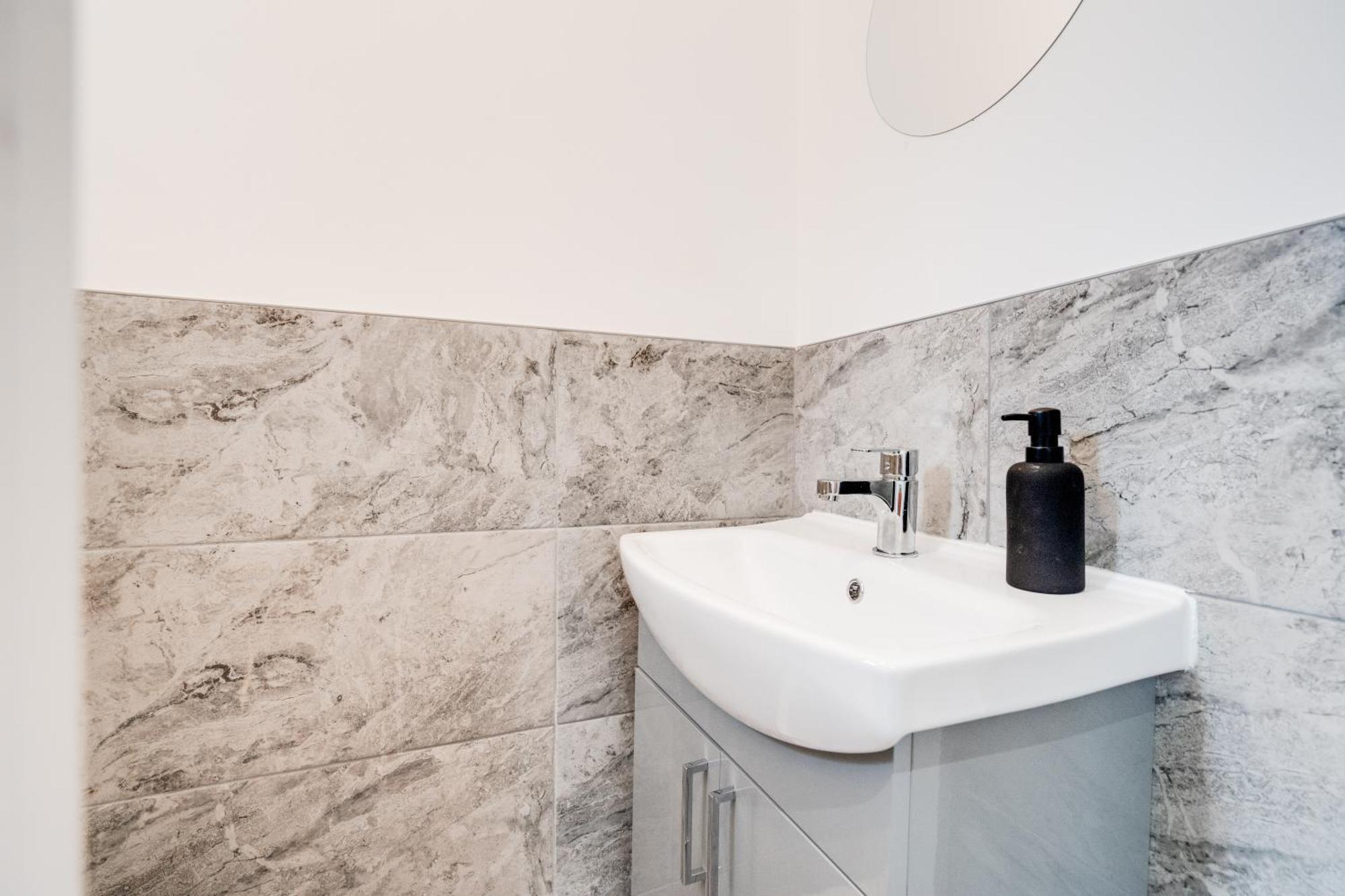הוילה ווית'נשו Shawe House - 10 Minute Mcr Airport - Free Parking חדר תמונה
