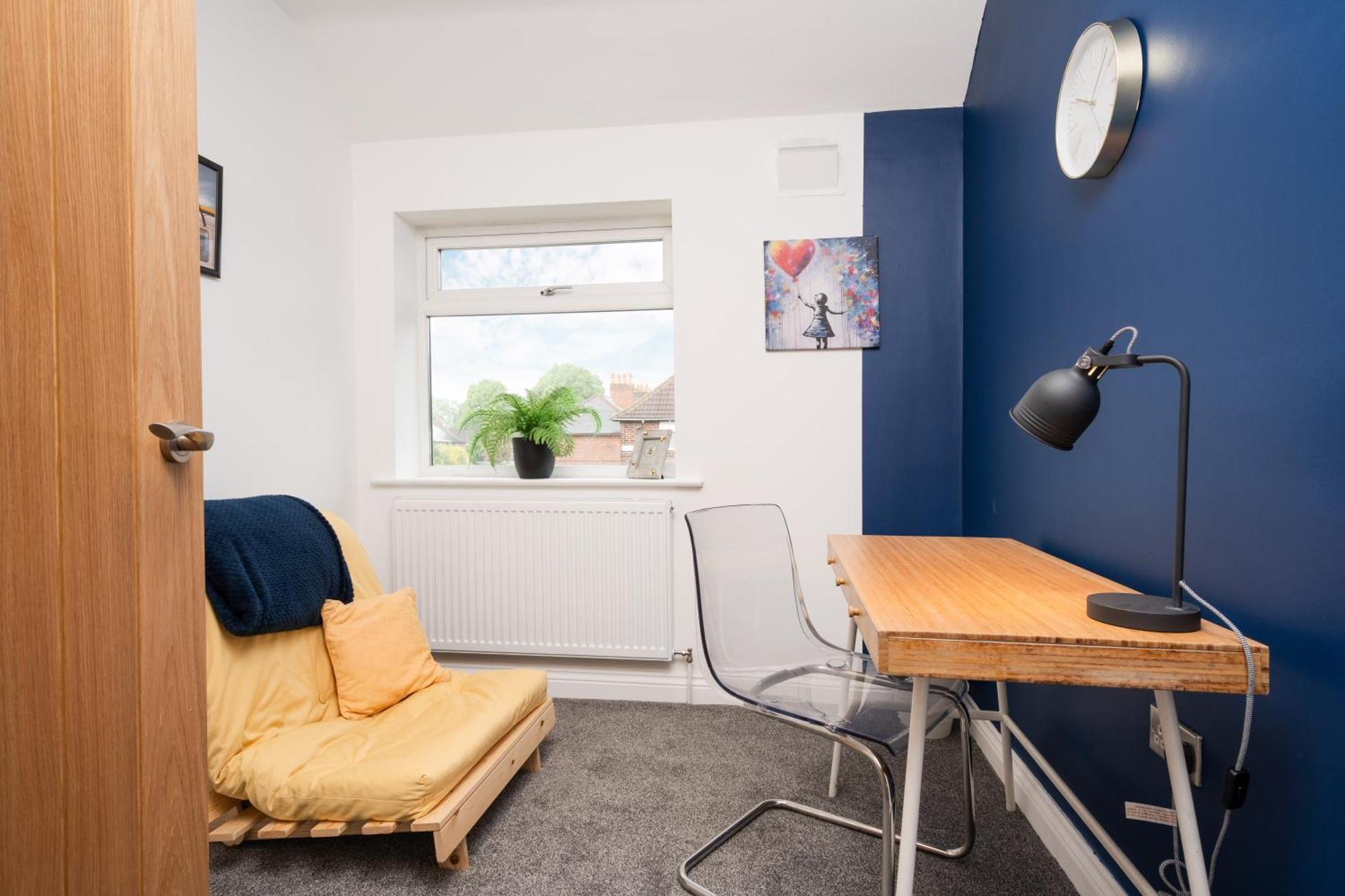 הוילה ווית'נשו Shawe House - 10 Minute Mcr Airport - Free Parking חדר תמונה